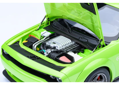 [ Back-order ] AUTOart 71769 1:18 Dodge Challenger SRT Super Stock 23 Metallic Lime Green model car