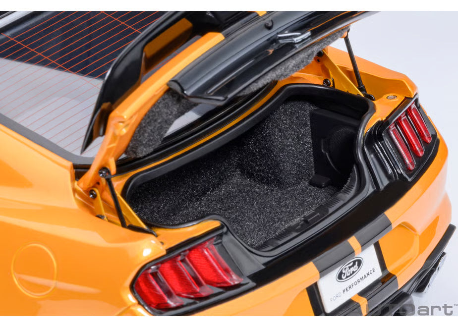 [ Back-order ] AUTOart 73099 1:18 Ford Mustang Shelby GT500 Orange Black Stripe model car