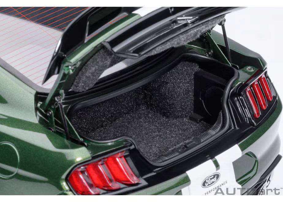 [ Back-order ] AUTOart 73097 1:18 Ford Mustang Shelby GT500 Green White Stripe model car
