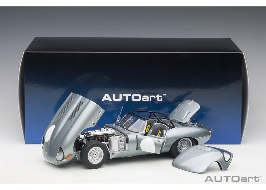 [ Back-order ] AUTOart 73646 1:18 Jaguar Lightweight E-Type Silver model car