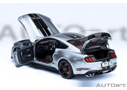 [ Back-order ] AUTOart 73096 1:18 Ford Mustang Shelby GT500 Silver Black Stripe model car