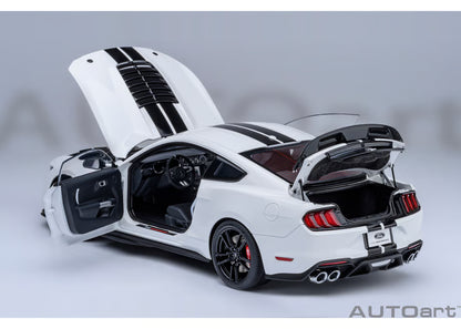 [ Back-order ] AUTOart 73095 1:18 Ford Mustang Shelby GT500 White Black Stripe model car
