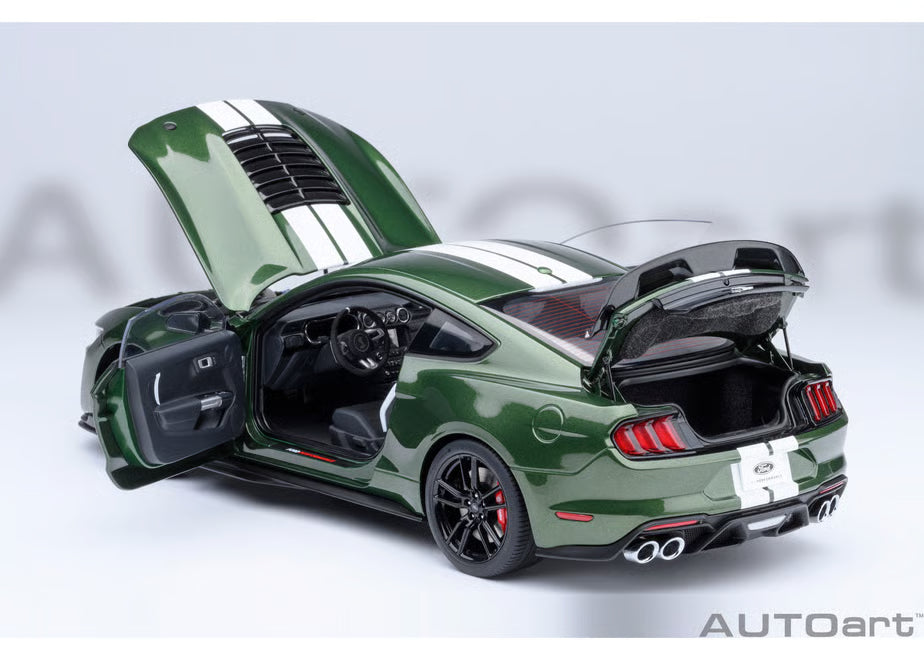 [ Back-order ] AUTOart 73097 1:18 Ford Mustang Shelby GT500 Green White Stripe model car