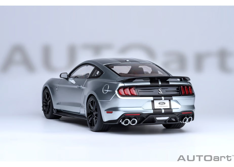 [ Back-order ] AUTOart 73096 1:18 Ford Mustang Shelby GT500 Silver Black Stripe model car