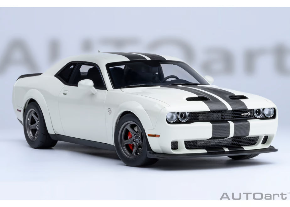[ Back-order ] AUTOart 71766 1:18 Dodge Challenger SRT Superstock 23 White Carbon Black Stripe model car