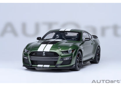 [ Back-order ] AUTOart 73097 1:18 Ford Mustang Shelby GT500 Green White Stripe model car