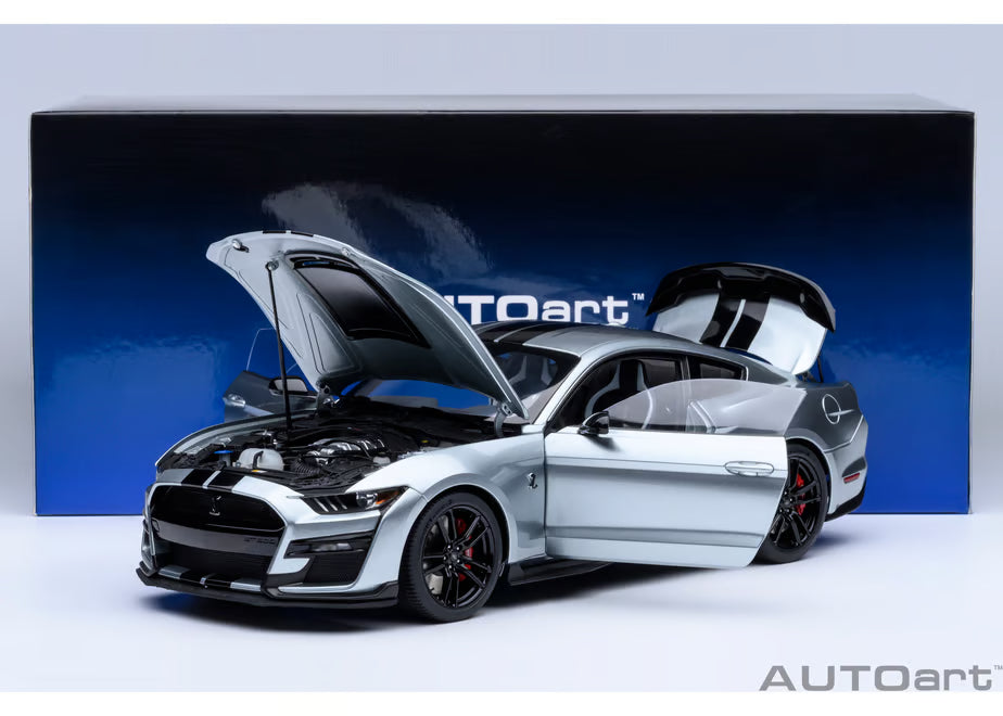 [ Back-order ] AUTOart 73096 1:18 Ford Mustang Shelby GT500 Silver Black Stripe model car