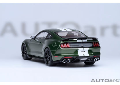 [ Back-order ] AUTOart 73097 1:18 Ford Mustang Shelby GT500 Green White Stripe model car
