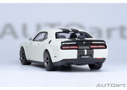 [ Back-order ] AUTOart 71766 1:18 Dodge Challenger SRT Superstock 23 White Carbon Black Stripe model car