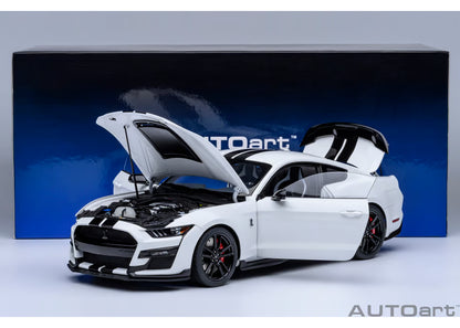 [ Back-order ] AUTOart 73095 1:18 Ford Mustang Shelby GT500 White Black Stripe model car