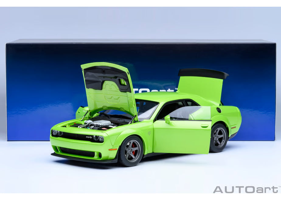 [ Back-order ] AUTOart 71769 1:18 Dodge Challenger SRT Super Stock 23 Metallic Lime Green model car