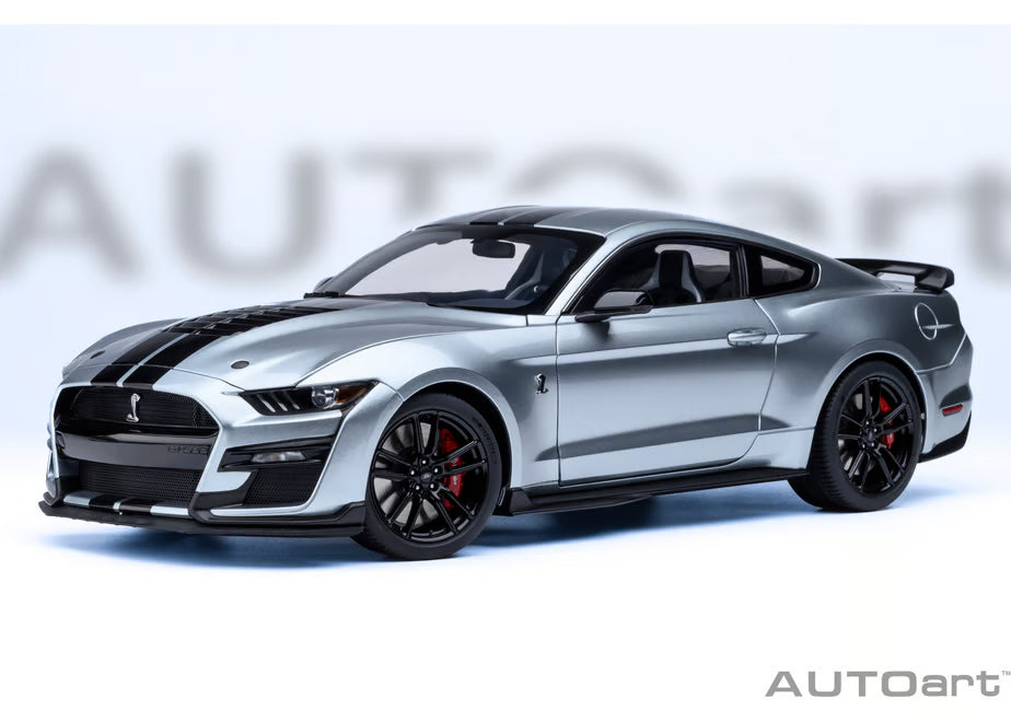 [ Back-order ] AUTOart 73096 1:18 Ford Mustang Shelby GT500 Silver Black Stripe model car