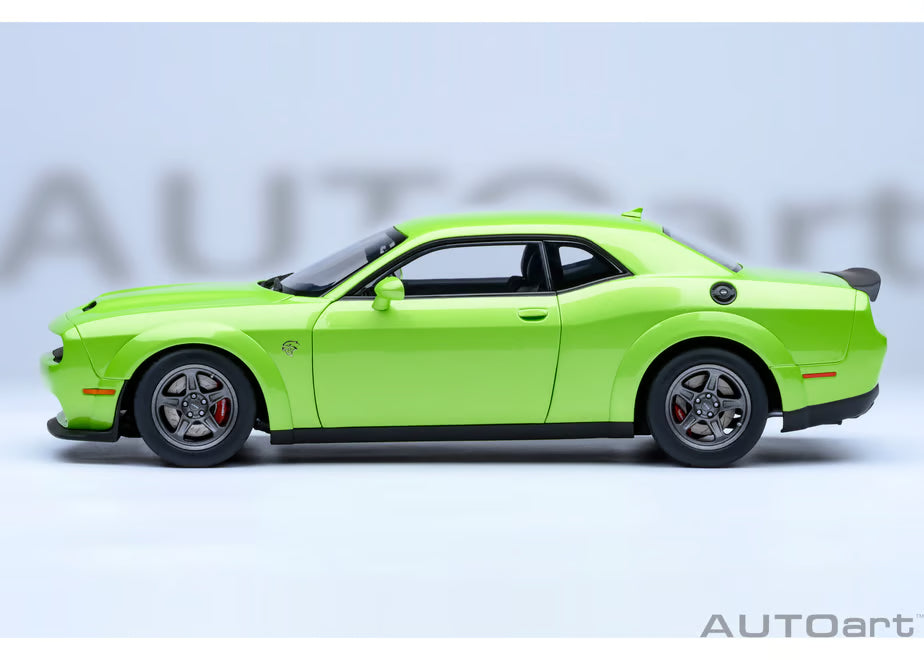 [ Back-order ] AUTOart 71769 1:18 Dodge Challenger SRT Super Stock 23 Metallic Lime Green model car