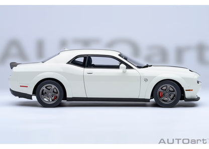 [ Back-order ] AUTOart 71766 1:18 Dodge Challenger SRT Superstock 23 White Carbon Black Stripe model car