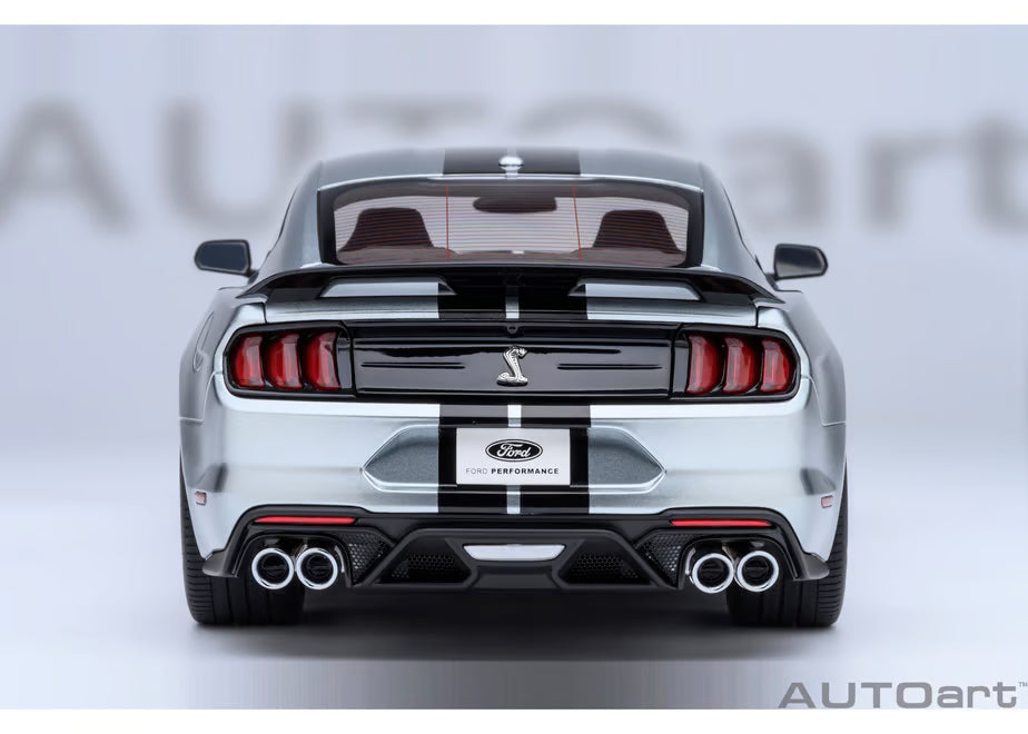 [ Back-order ] AUTOart 73096 1:18 Ford Mustang Shelby GT500 Silver Black Stripe model car