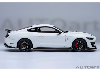 [ Back-order ] AUTOart 73095 1:18 Ford Mustang Shelby GT500 White Black Stripe model car
