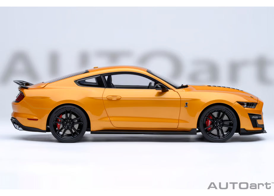 [ Back-order ] AUTOart 73099 1:18 Ford Mustang Shelby GT500 Orange Black Stripe model car