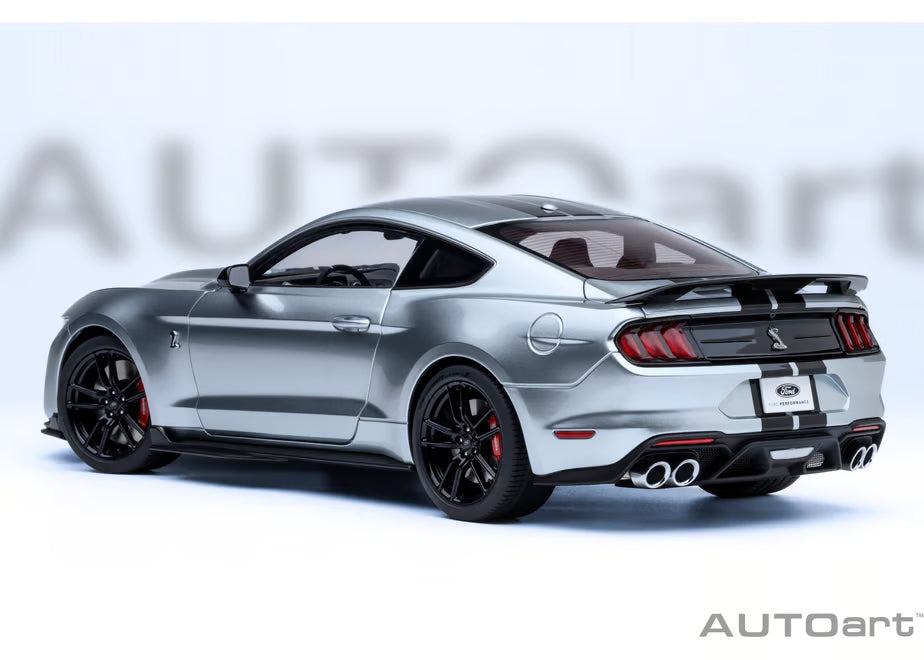 [ Back-order ] AUTOart 73096 1:18 Ford Mustang Shelby GT500 Silver Black Stripe model car