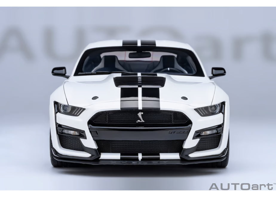 [ Back-order ] AUTOart 73095 1:18 Ford Mustang Shelby GT500 White Black Stripe model car