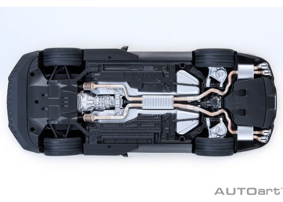 [ Back-order ] AUTOart 73096 1:18 Ford Mustang Shelby GT500 Silver Black Stripe model car