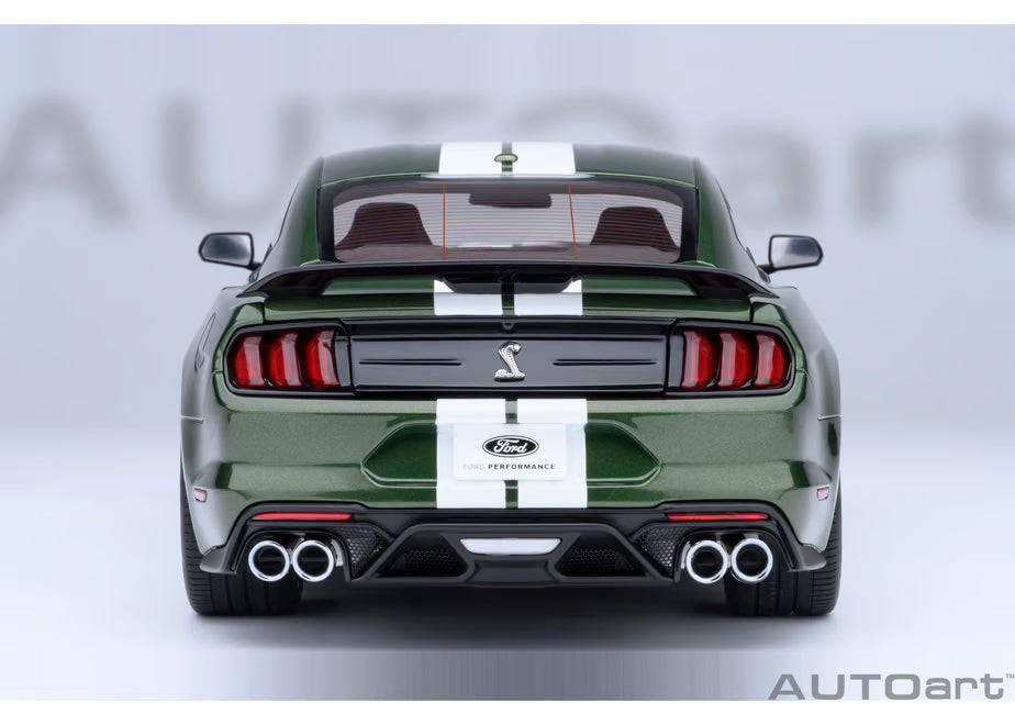[ Back-order ] AUTOart 73097 1:18 Ford Mustang Shelby GT500 Green White Stripe model car
