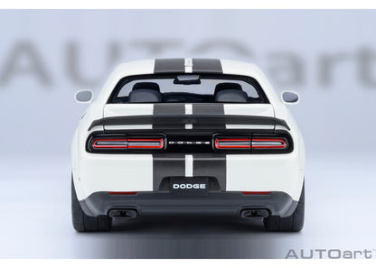 [ Back-order ] AUTOart 71766 1:18 Dodge Challenger SRT Superstock 23 White Carbon Black Stripe model car