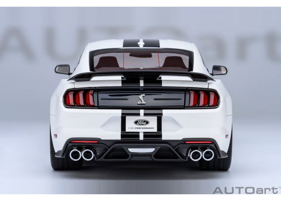 [ Back-order ] AUTOart 73095 1:18 Ford Mustang Shelby GT500 White Black Stripe model car
