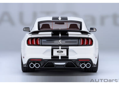 [ Back-order ] AUTOart 73095 1:18 Ford Mustang Shelby GT500 White Black Stripe model car