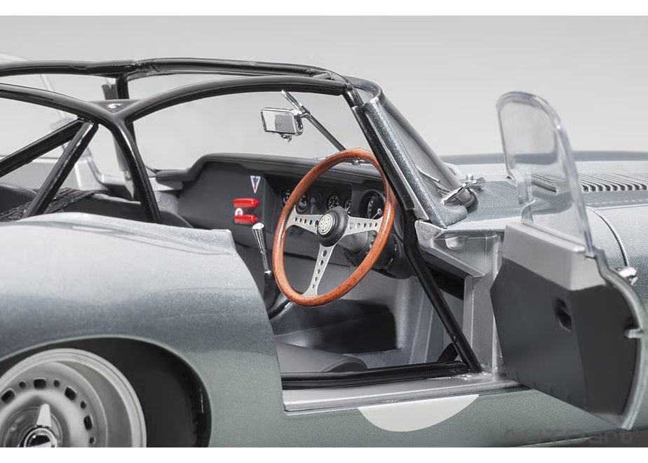 [ Back-order ] AUTOart 73646 1:18 Jaguar Lightweight E-Type Silver model car