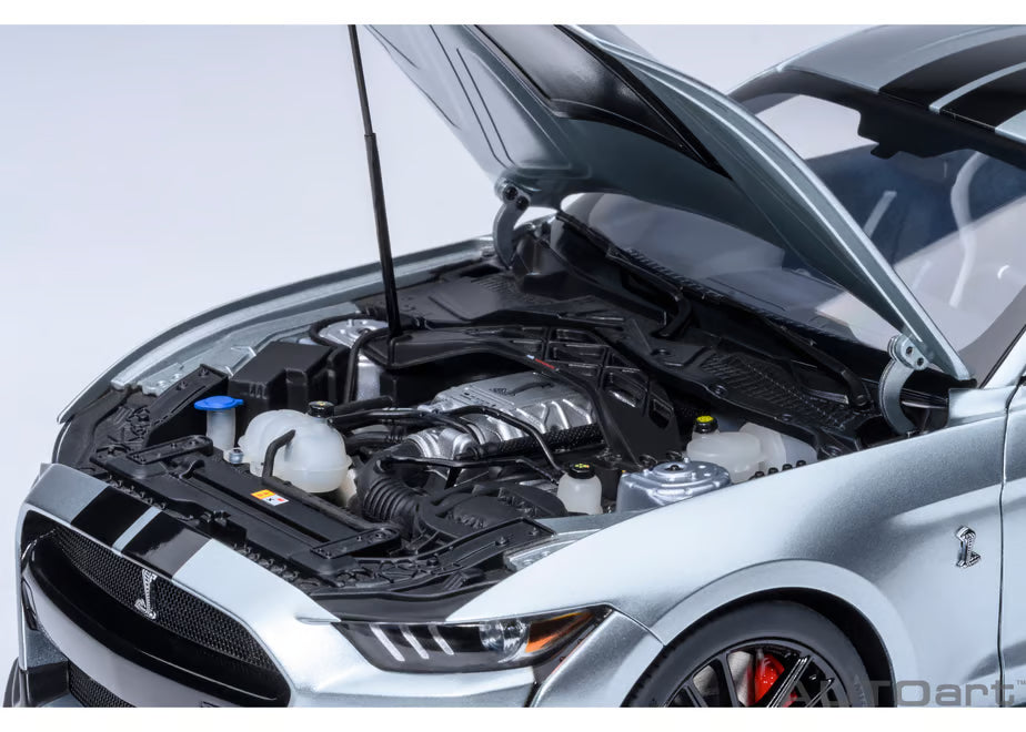 [ Back-order ] AUTOart 73096 1:18 Ford Mustang Shelby GT500 Silver Black Stripe model car