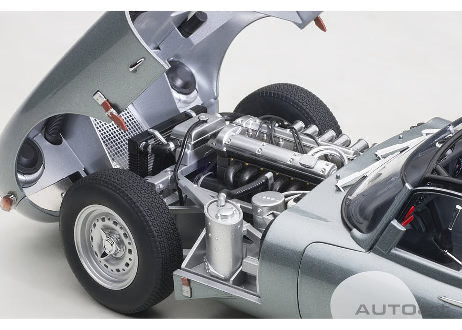 [ Back-order ] AUTOart 73646 1:18 Jaguar Lightweight E-Type Silver model car