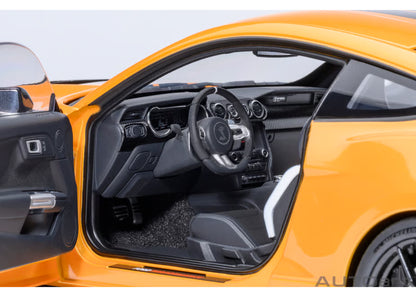 [ Back-order ] AUTOart 73099 1:18 Ford Mustang Shelby GT500 Orange Black Stripe model car