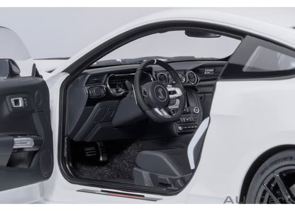 [ Back-order ] AUTOart 73095 1:18 Ford Mustang Shelby GT500 White Black Stripe model car