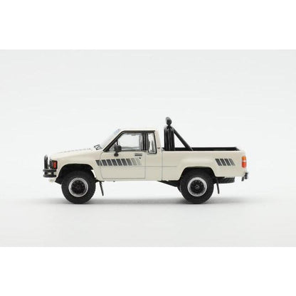 KS-062-396 GCD Gaincorp Products 1:64 Toyota Hilux 1985 Toyota Hilux SR5 Off-white