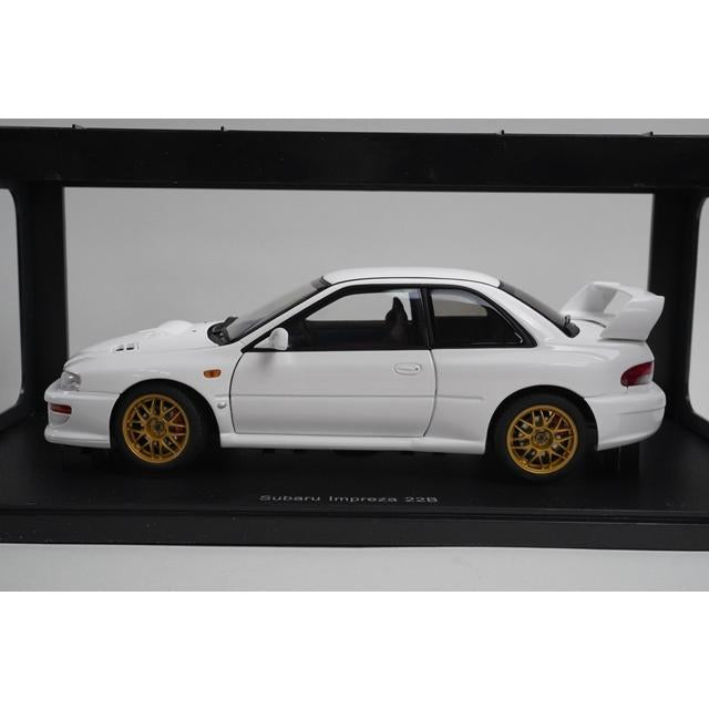 1:18 AUTOart 78605 Subaru Impreza 22B-STi Version White model car