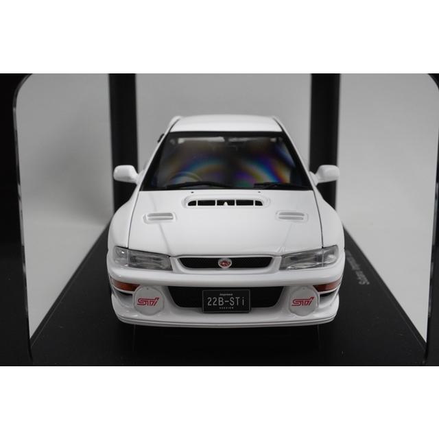 1:18 AUTOart 78605 Subaru Impreza 22B-STi Version White model car