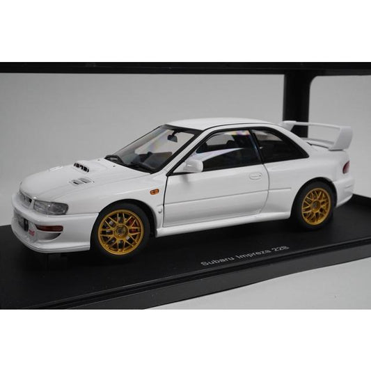 1:18 AUTOart 78605 Subaru Impreza 22B-STi Version White model car