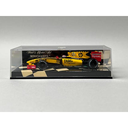 1:43 MINICHAMPS 410100012 Renault F1 Team R30 2010 #12 V.Petrov model car