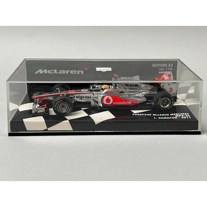 1:43 MINICHAMPS 530114303 Vodafone McLaren Mercedes MP4-26 2011 #3 L.Hamilton