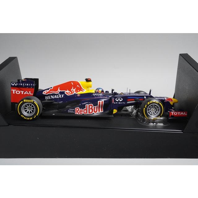 1:18 MINICHAMPS 110120001 Red Bull Racing Renault RB8 2012 #1 S.Vettel model car