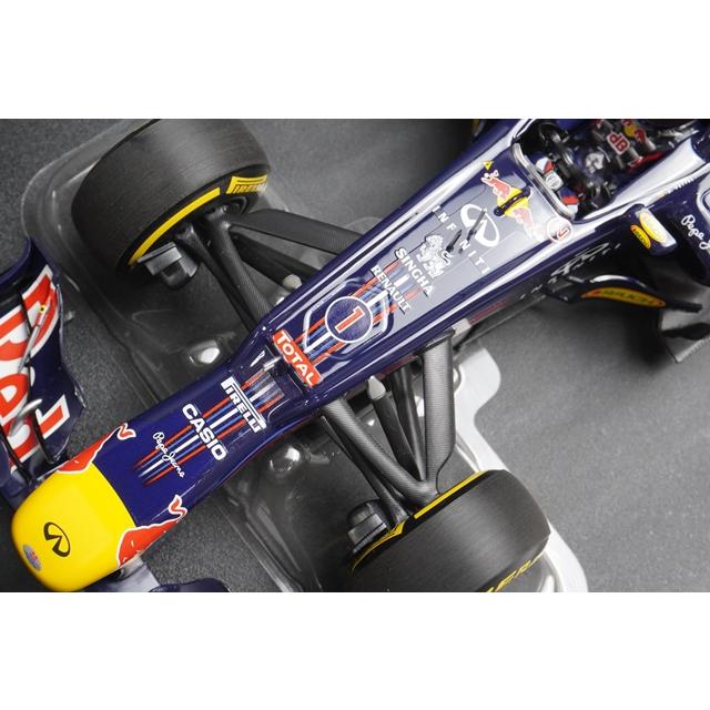 1:18 MINICHAMPS 110120001 Red Bull Racing Renault RB8 2012 #1 S.Vettel model car