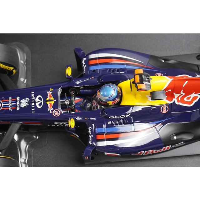 1:18 MINICHAMPS 110120001 Red Bull Racing Renault RB8 2012 #1 S.Vettel model car