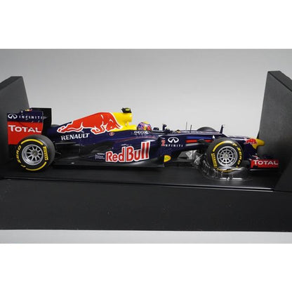 1:18 MINICHAMPS 110120002 Red Bull Racing Renault RB8 2012 #2 M.Weber model car