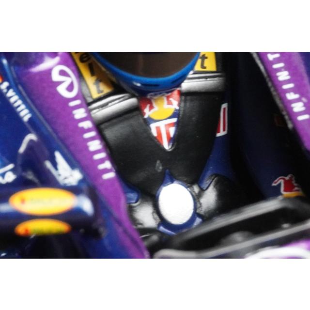 1:18 MINICHAMPS 110130001 Infiniti Red Bull Racing RB9 2013 #1 S.Vettel model car