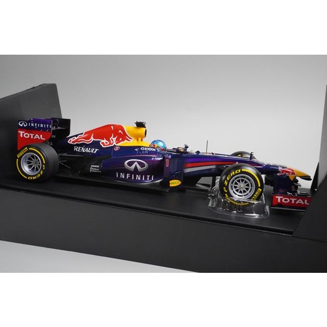 1:18 MINICHAMPS 110130001 Infiniti Red Bull Racing RB9 2013 #1 S.Vettel model car