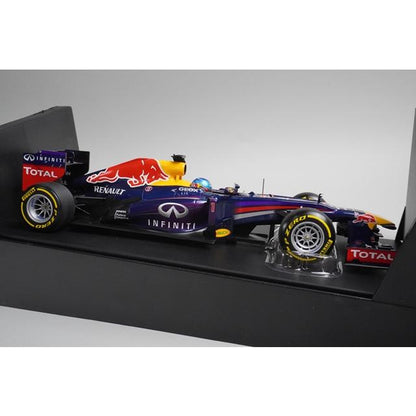 1:18 MINICHAMPS 110130001 Infiniti Red Bull Racing RB9 2013 #1 S.Vettel model car