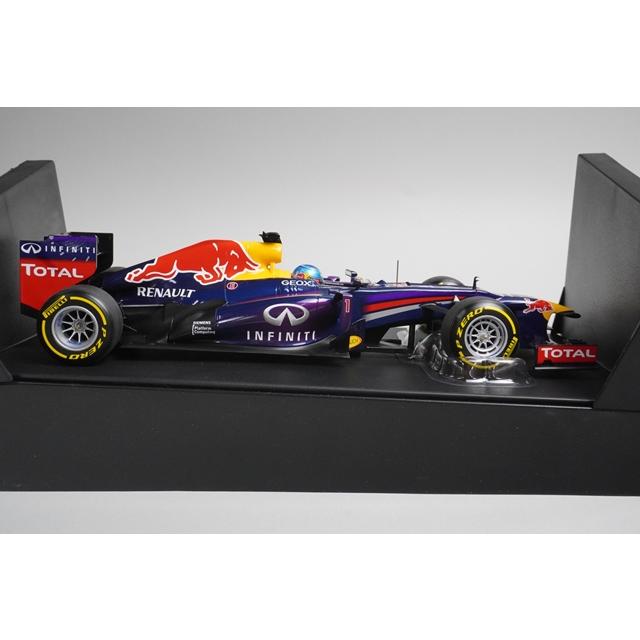 1:18 MINICHAMPS 110130001 Infiniti Red Bull Racing RB9 2013 #1 S.Vettel model car