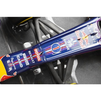 1:18 MINICHAMPS 110130001 Infiniti Red Bull Racing RB9 2013 #1 S.Vettel model car