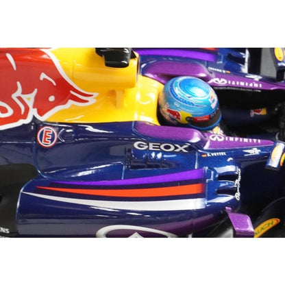 1:18 MINICHAMPS 110130001 Infiniti Red Bull Racing RB9 2013 #1 S.Vettel model car