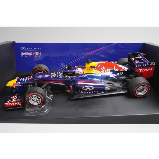 1:18 MINICHAMPS 110130101 Infiniti Red Bull Racing RB9 Brazilian GP 2013 #1 model car